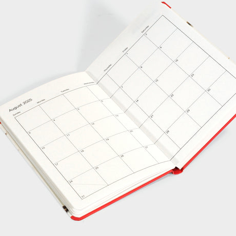 2025 Cats Weekly Planner with Elastic Closure