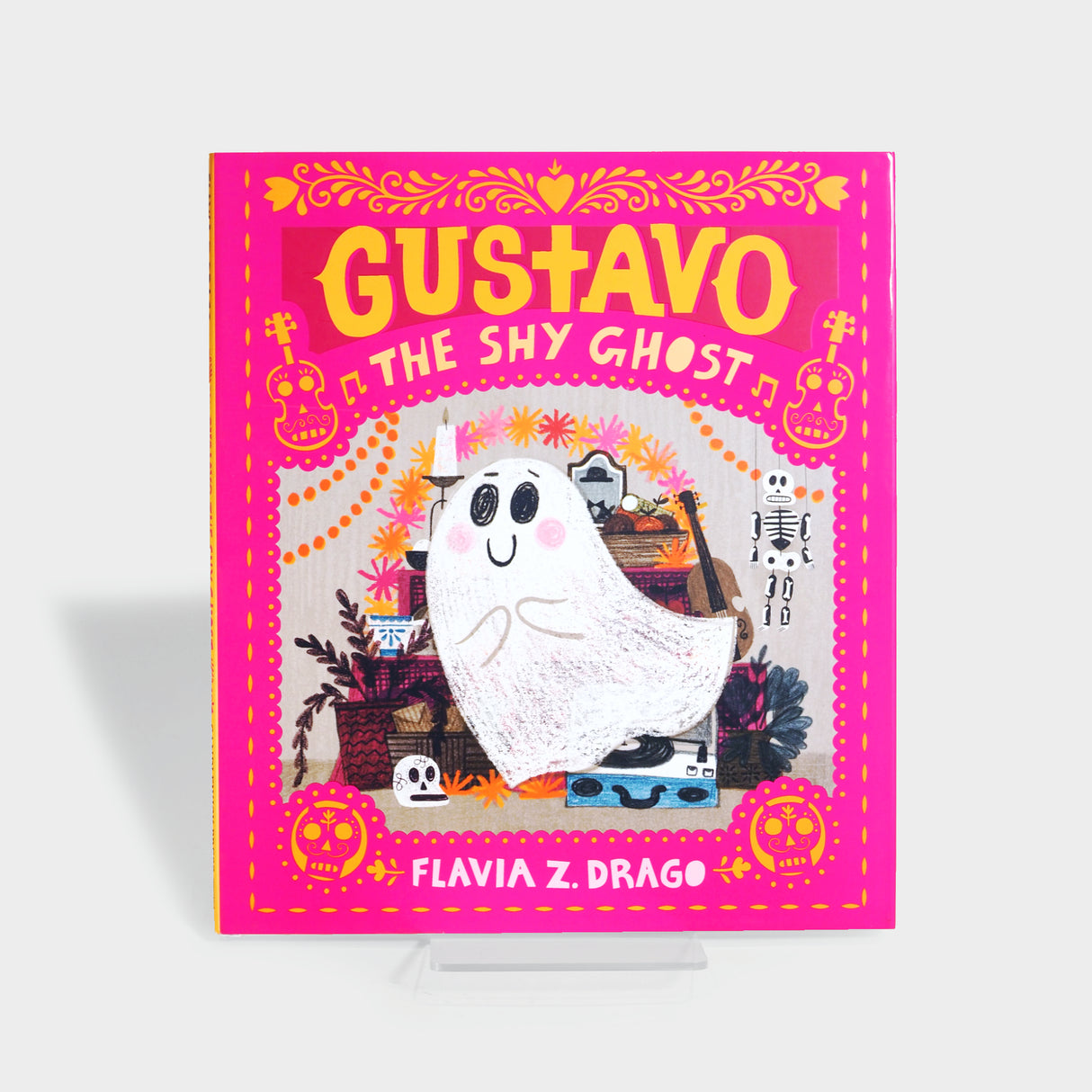 Gustavo, the Shy Ghost