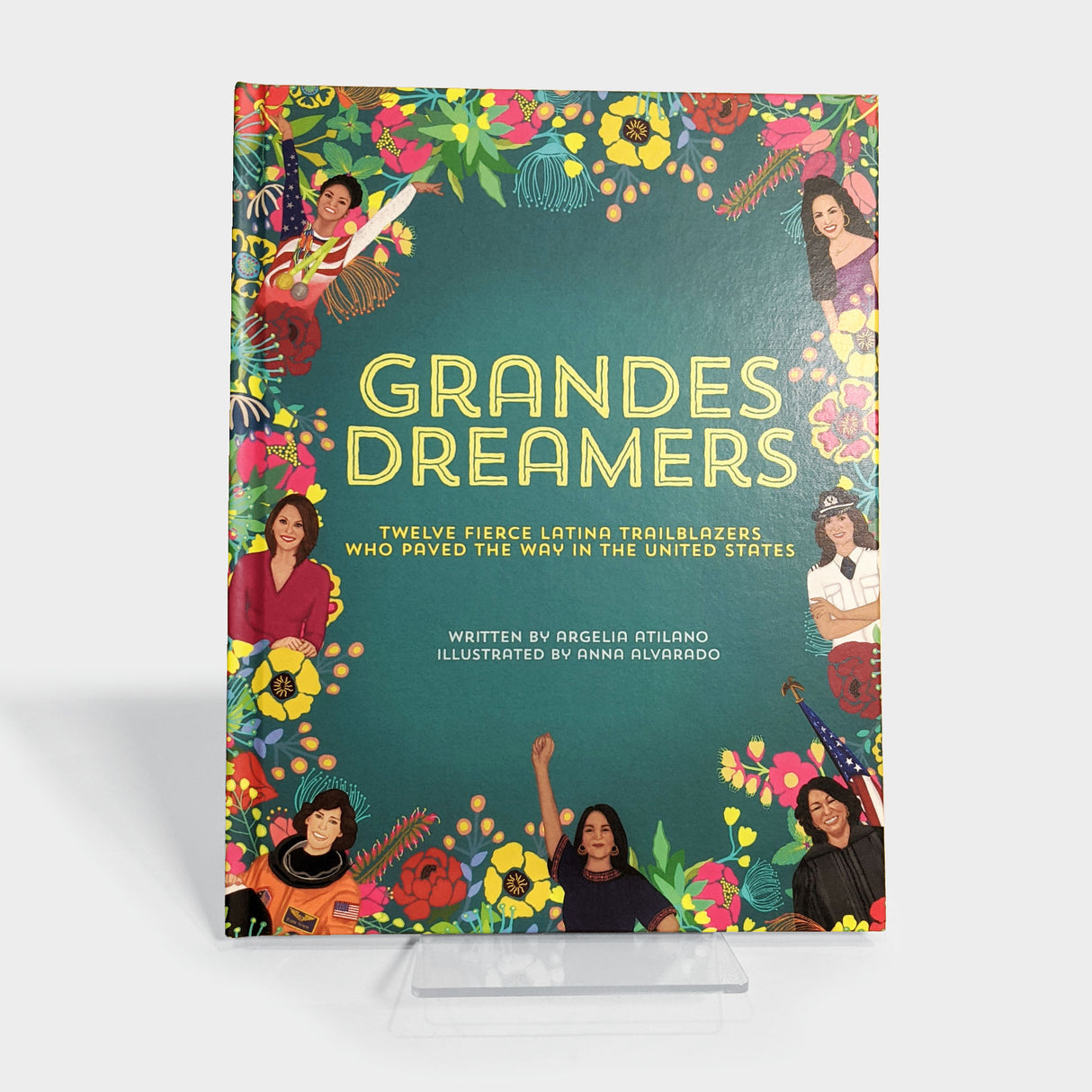 Grandes Dreamers Glossy Book